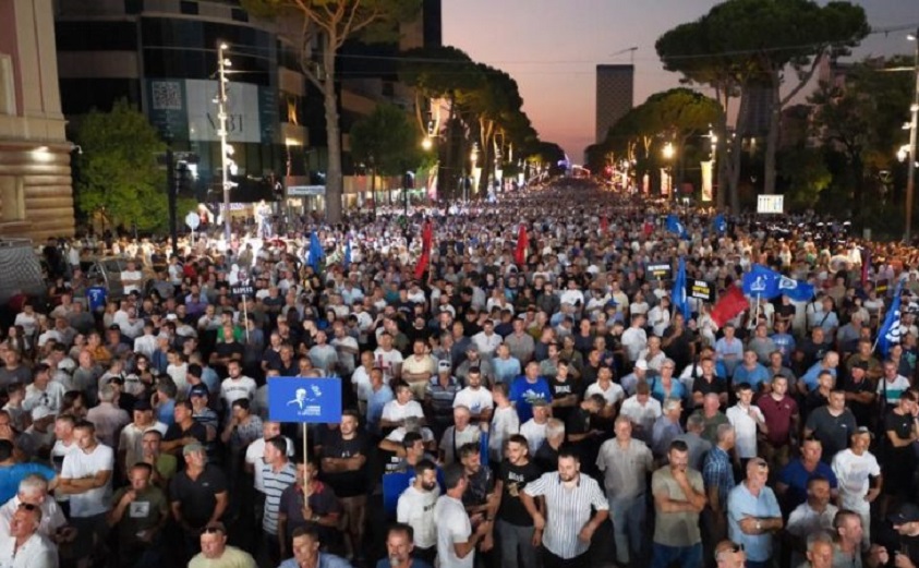 Opozita proteston sot ne gjithe Shqiperine, deputetet prijne protestuesit ne 6 segmente kryesore